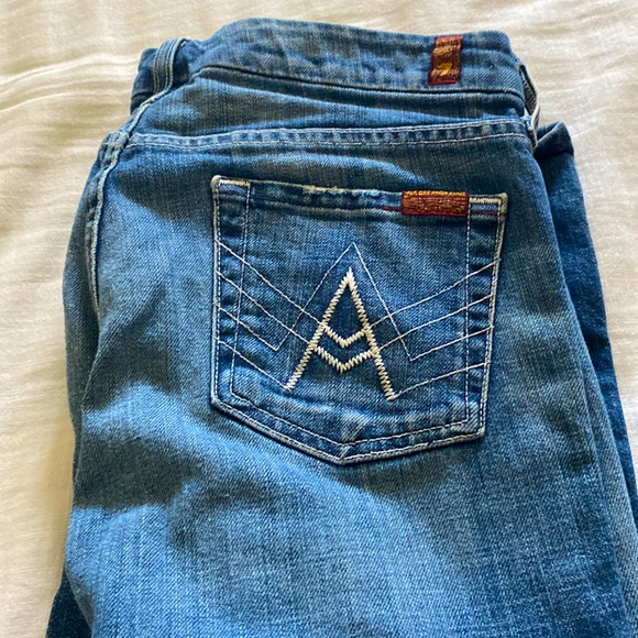 Used - Picture 1 of 2